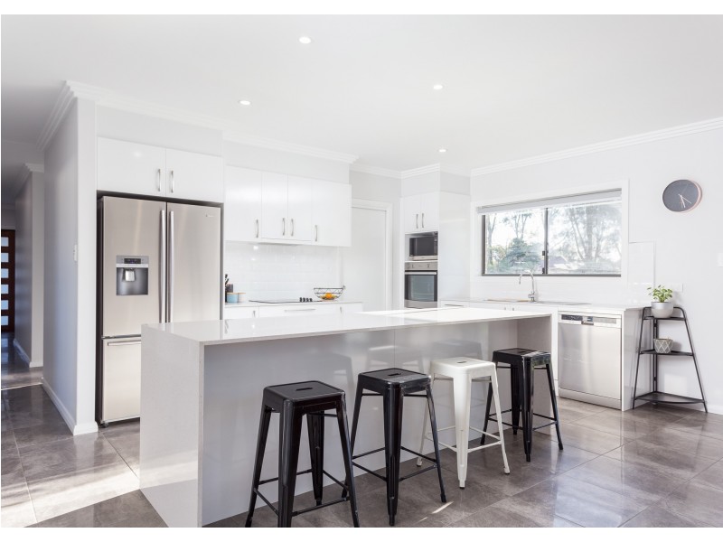 8 Sundara Close, Taree NSW 2430