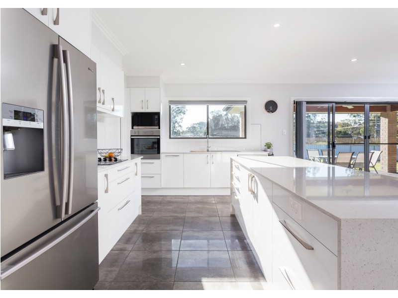 8 Sundara Close, Taree NSW 2430