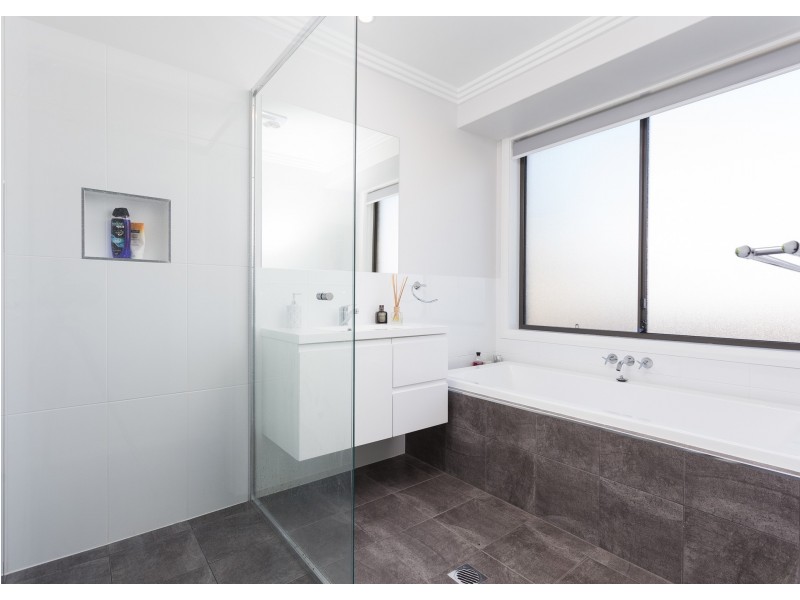 8 Sundara Close, Taree NSW 2430