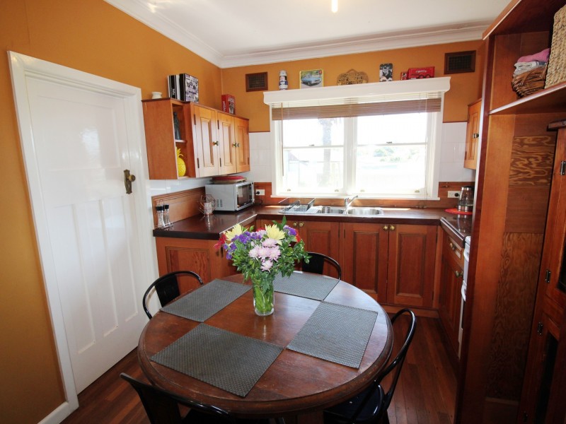 11 Frances Street, Taree NSW 2430