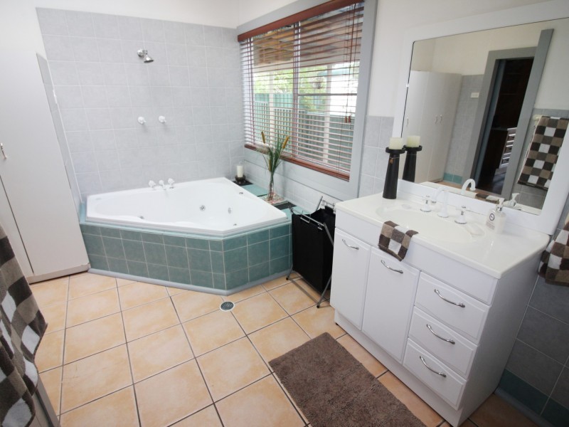 11 Eric Street, Taree NSW 2430