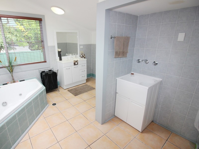 11 Eric Street, Taree NSW 2430