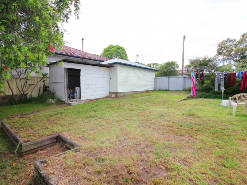 5 Hinten Crescent, Taree NSW 2430