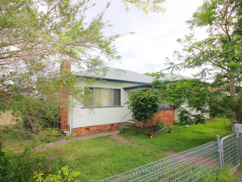 5 Hinten Crescent, Taree NSW 2430