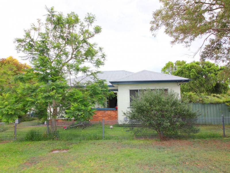 5 Hinten Crescent, Taree NSW 2430