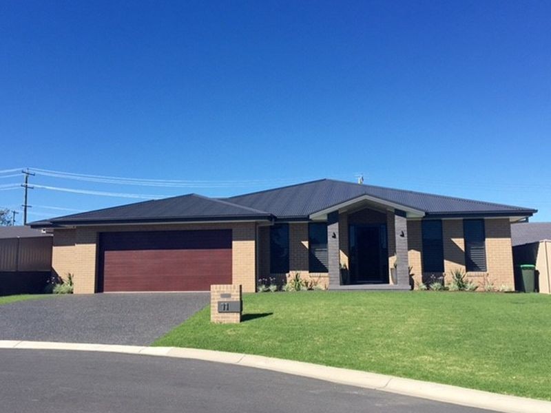 11 Stirling Place, Taree NSW 2430