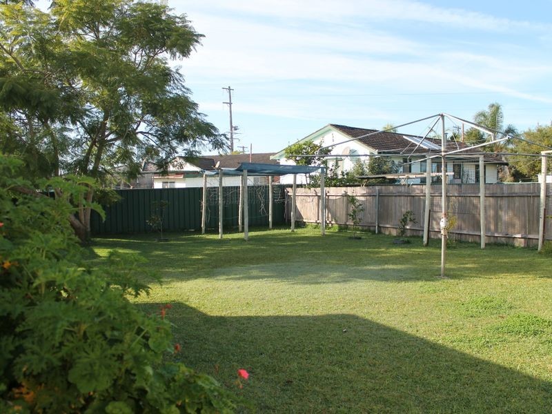 1 Valerie Street, Taree NSW 2430