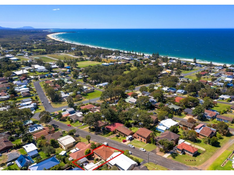 13 Seaview Street, Diamond Beach NSW 2430