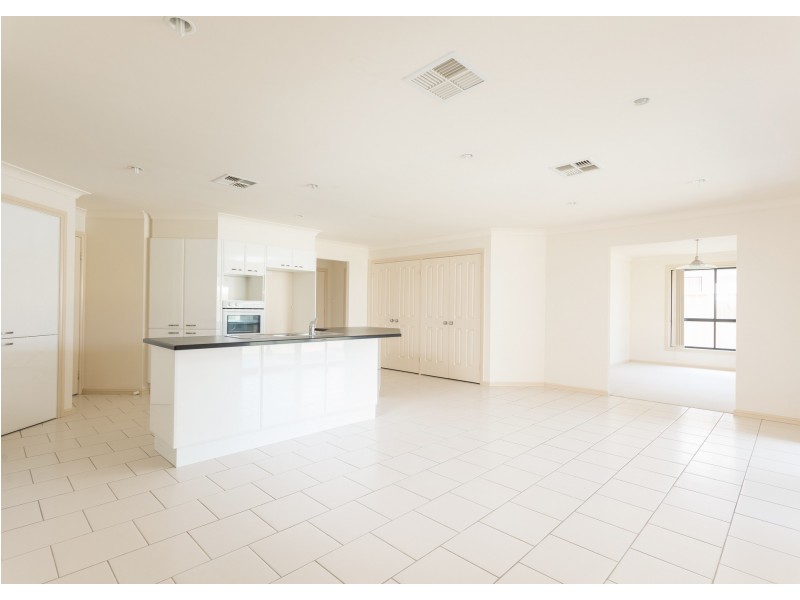 3 John Armstrong Close, Taree NSW 2430