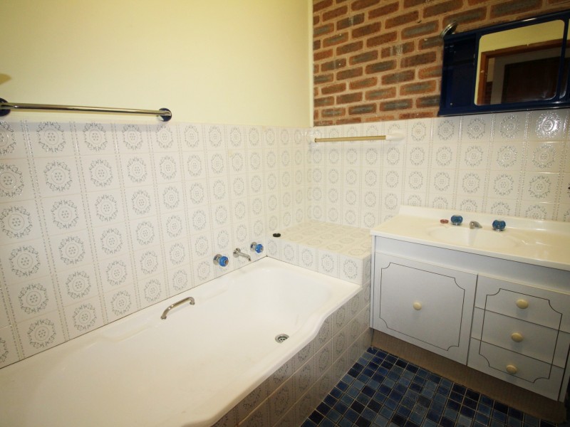 2/2 Richardson Street, Taree NSW 2430