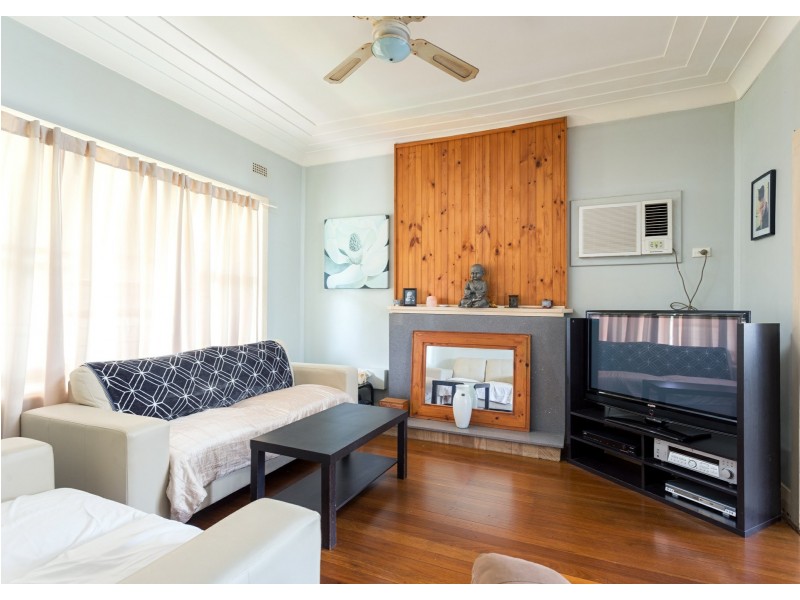 11 Flett Street, Taree NSW 2430