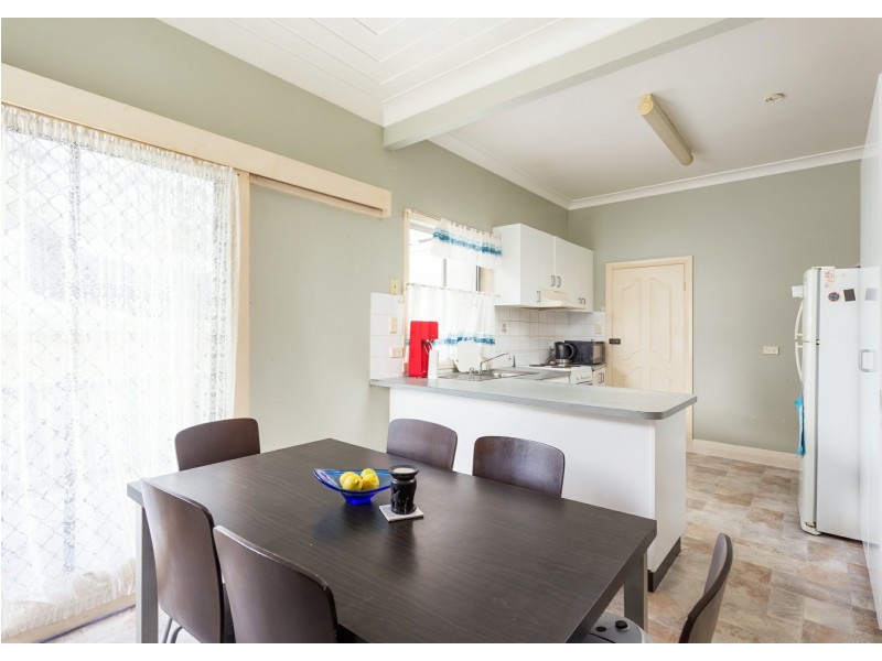 11 Flett Street, Taree NSW 2430