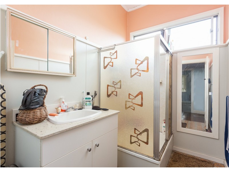 11 Flett Street, Taree NSW 2430