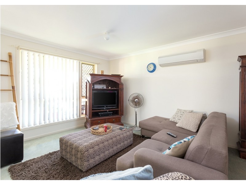 27 Ivy Crescent, Old Bar NSW 2430