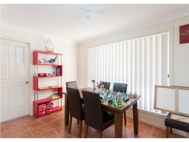 27 Ivy Crescent, Old Bar NSW 2430