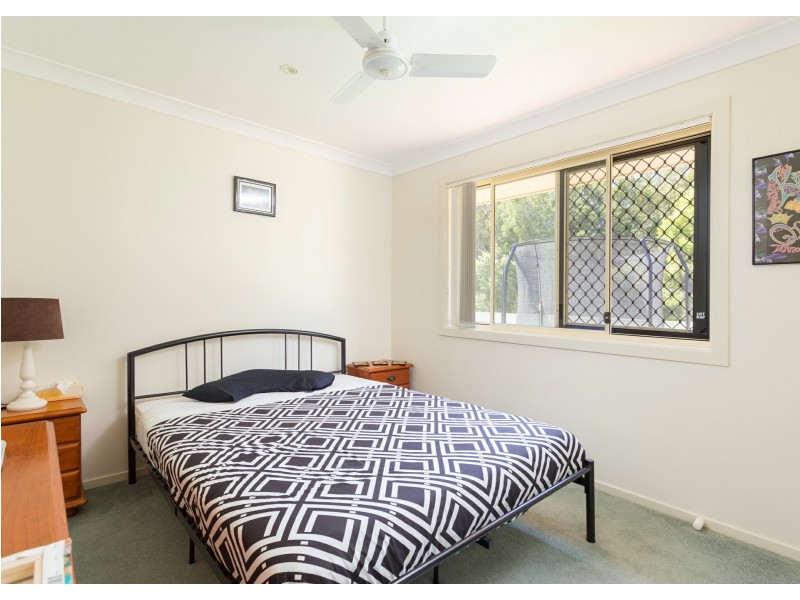 27 Ivy Crescent, Old Bar NSW 2430