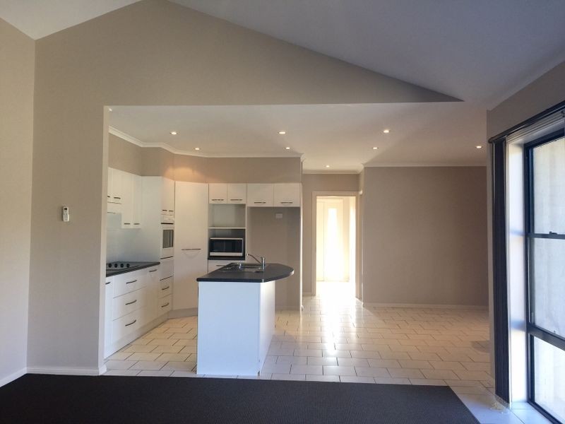 2/12 Hall Street, Old Bar NSW 2430