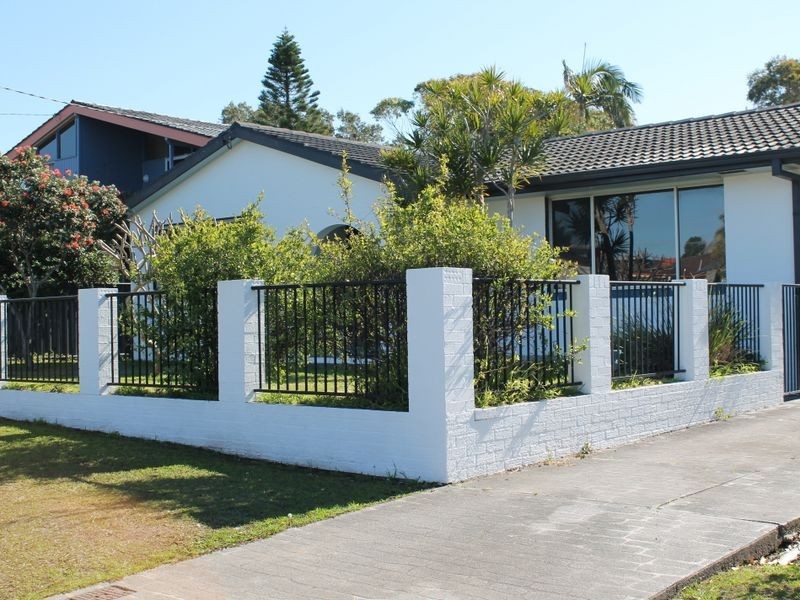 5 Old Bar Road, Old Bar NSW 2430