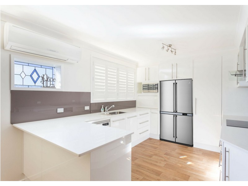 8 Alonbar Crescent, Taree NSW 2430