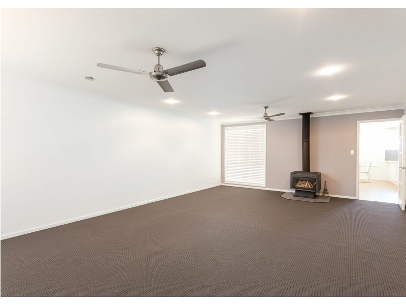 8 Alonbar Crescent, Taree NSW 2430