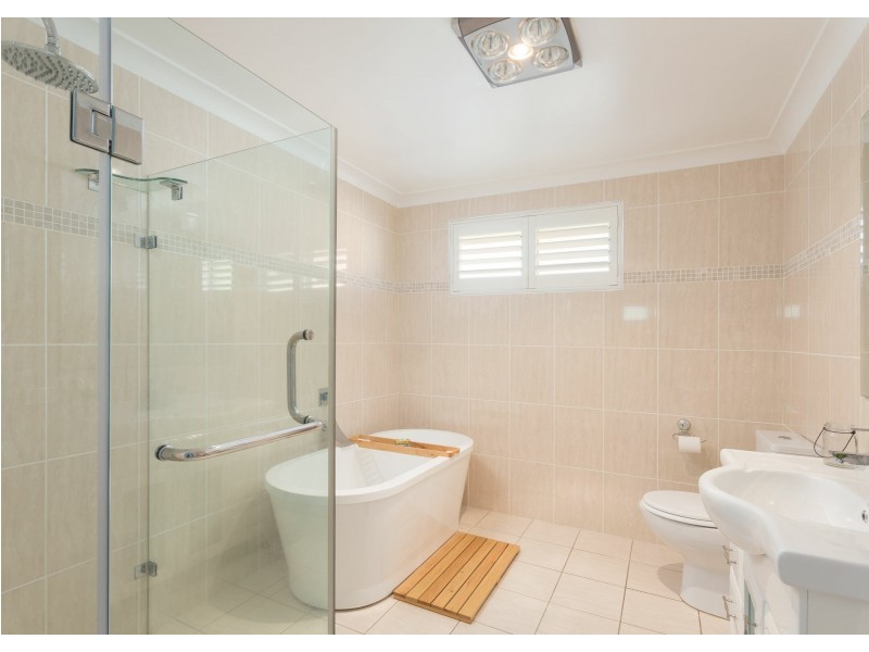 8 Alonbar Crescent, Taree NSW 2430