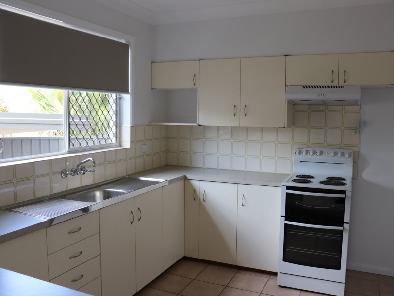 2/18 Nicoll Crescent, Taree NSW 2430