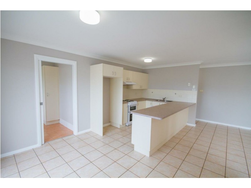 2/15 Lewis Street, Old Bar NSW 2430