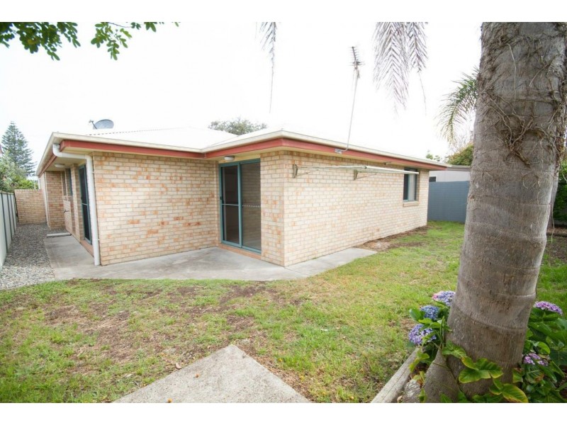 2/15 Lewis Street, Old Bar NSW 2430