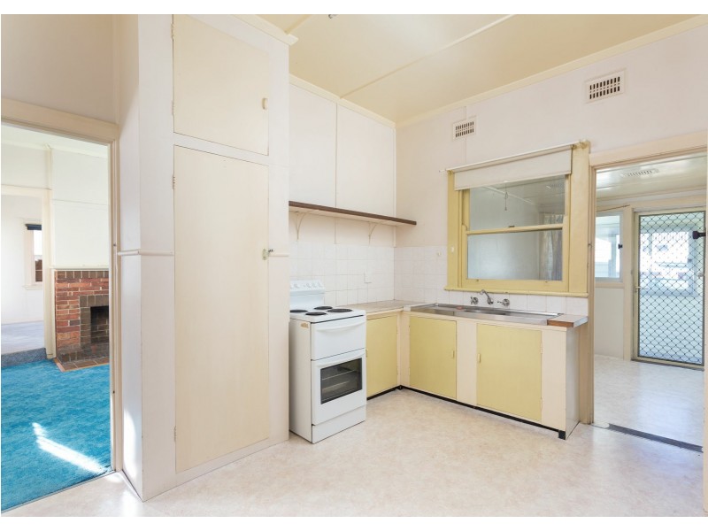 96 Albert Street, Taree NSW 2430