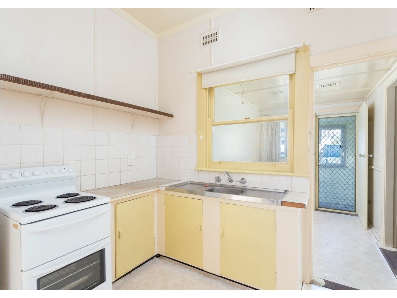 96 Albert Street, Taree NSW 2430
