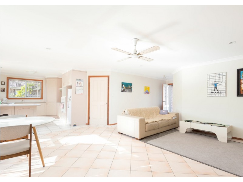 1/10 Grandis Drive, Tuncurry NSW 2428