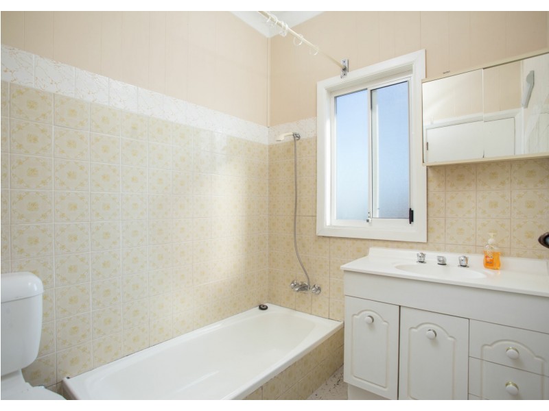 Unit 1 & 2/53b Commerce Street, Taree NSW 2430