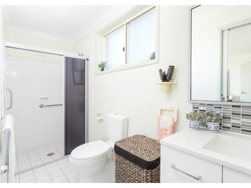 16 Gunbar Rd, Taree NSW 2430