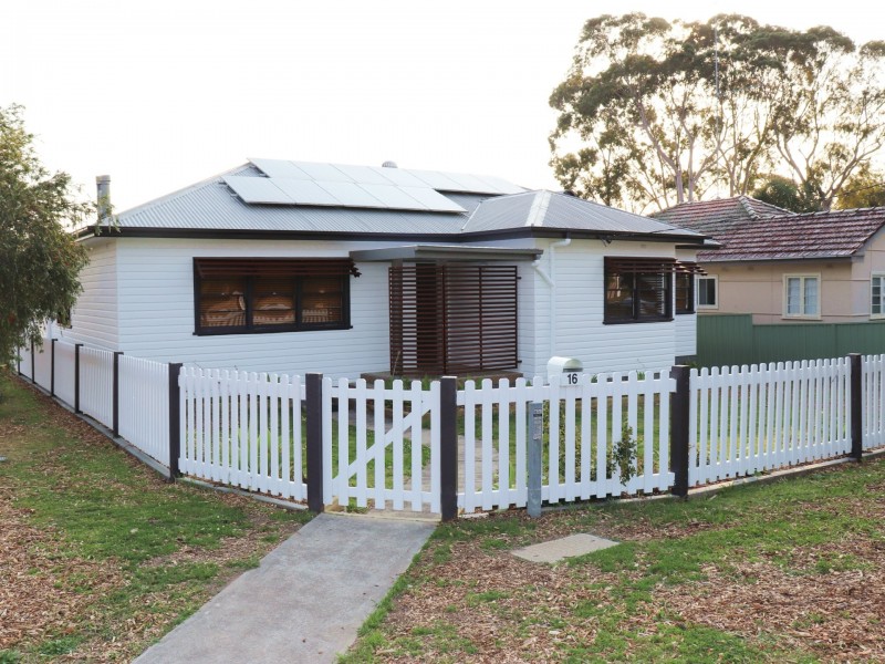 16 Smith Street, Taree NSW 2430