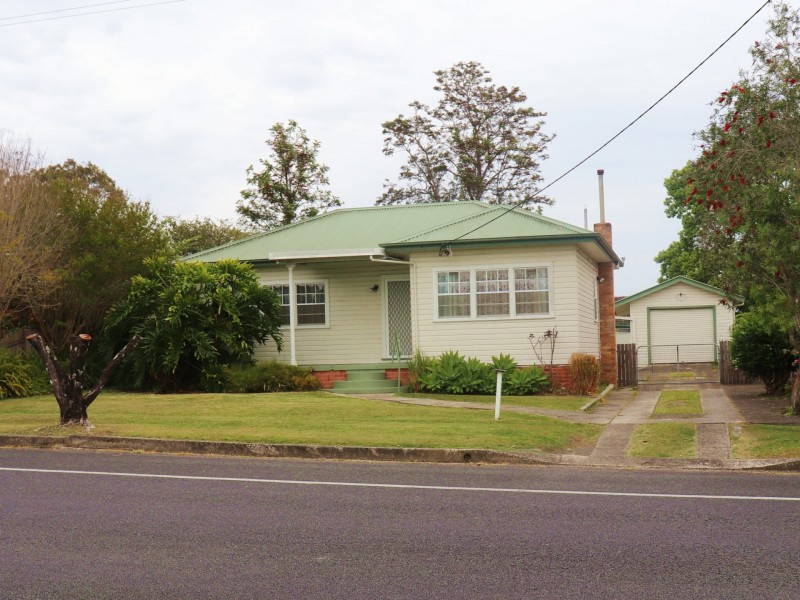 18 Wingham Road, Taree NSW 2430