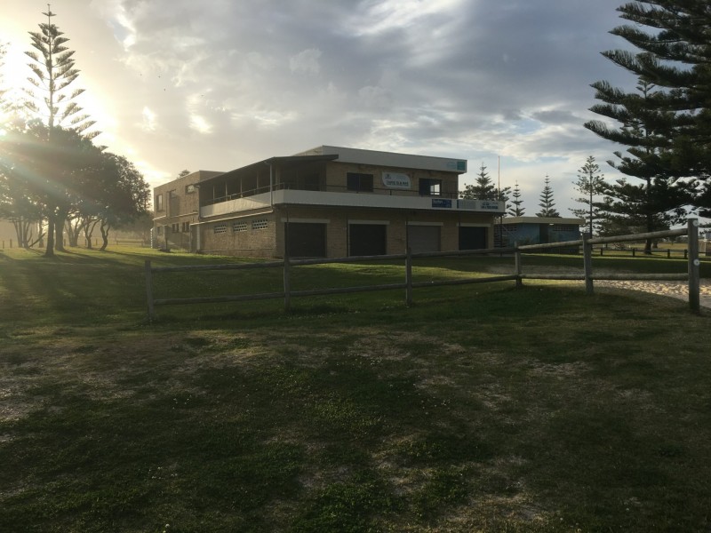 Unit 1/Cnr Ungala Road and Old Bar Roads, Old Bar NSW 2430
