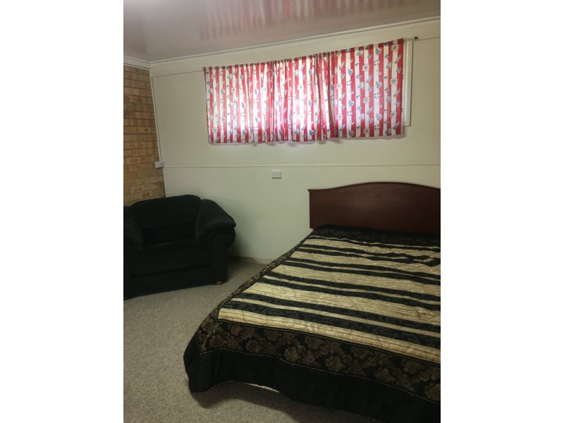 Unit 1/Cnr Ungala Road and Old Bar Roads, Old Bar NSW 2430