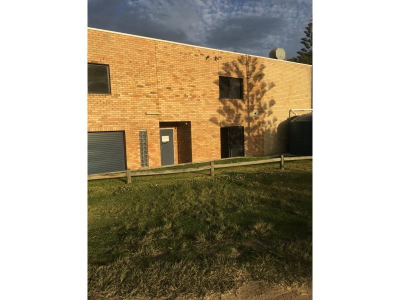 Unit 1/Cnr Ungala Road and Old Bar Roads, Old Bar NSW 2430