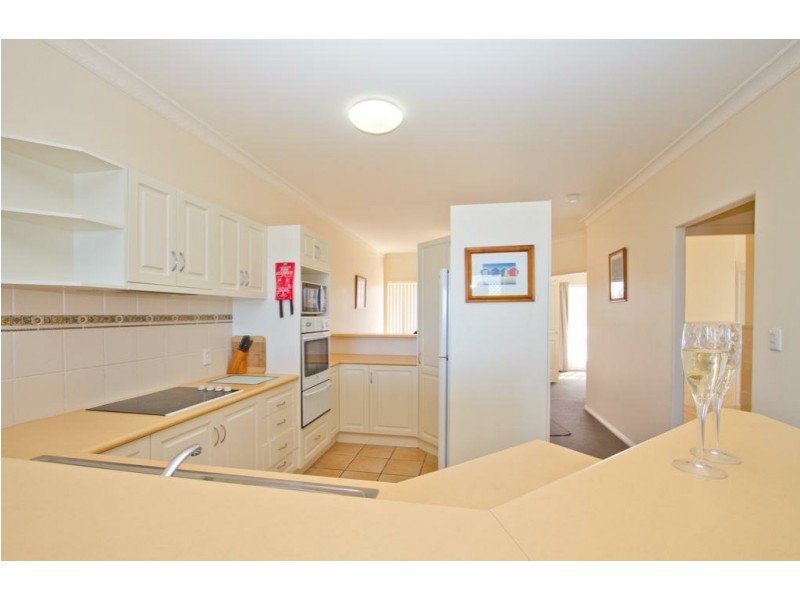 1/32 Lewis Street, Old Bar NSW 2430