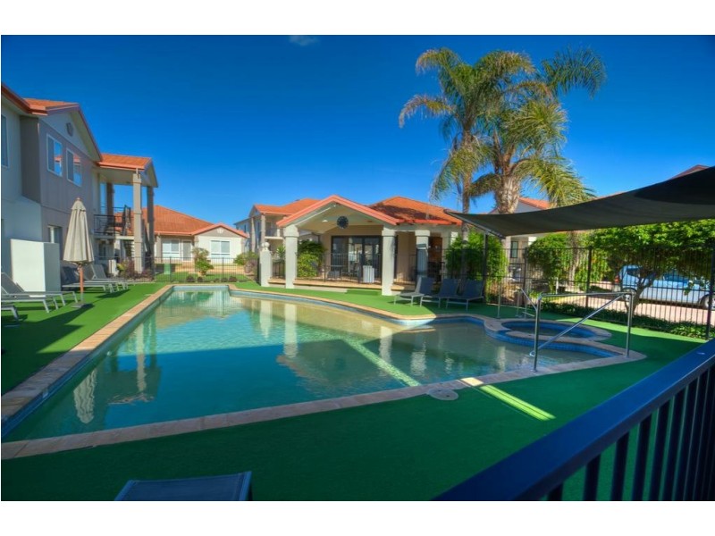 1/32 Lewis Street, Old Bar NSW 2430