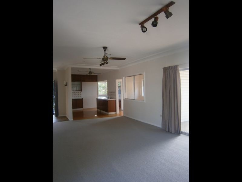 24 Edinburgh Drive, Taree NSW 2430