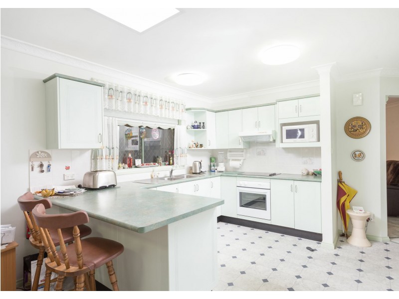27 Burrawong Crescent, Taree NSW 2430