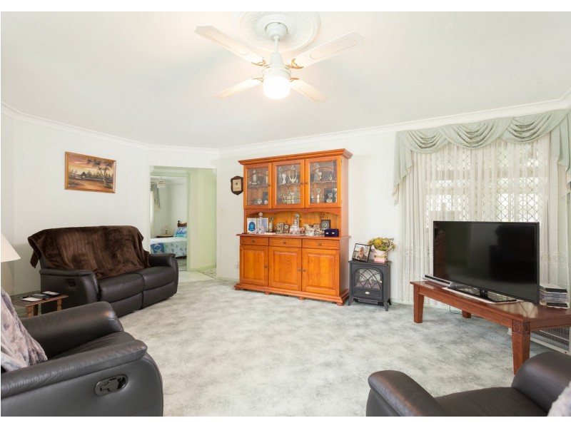 27 Burrawong Crescent, Taree NSW 2430