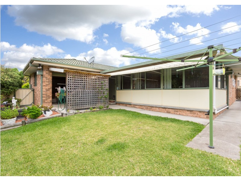27 Burrawong Crescent, Taree NSW 2430