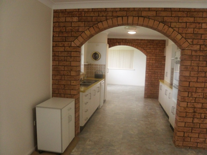 11 McLennan Street, Taree NSW 2430