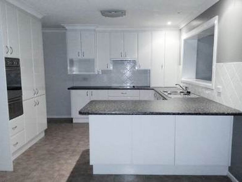 27 Hickory Crescent, Taree NSW 2430