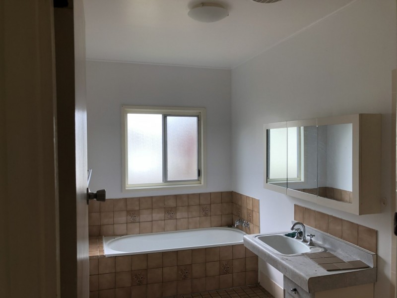 99 Edinburgh Drive, Taree NSW 2430