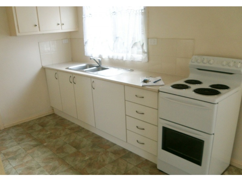 27 Pacific Parade, Old Bar NSW 2430