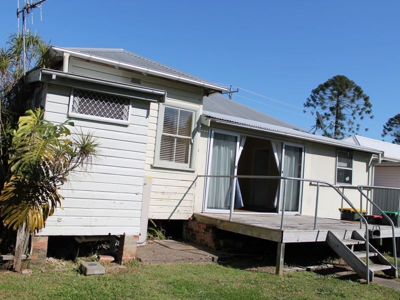 25 Florence Street, Taree NSW 2430
