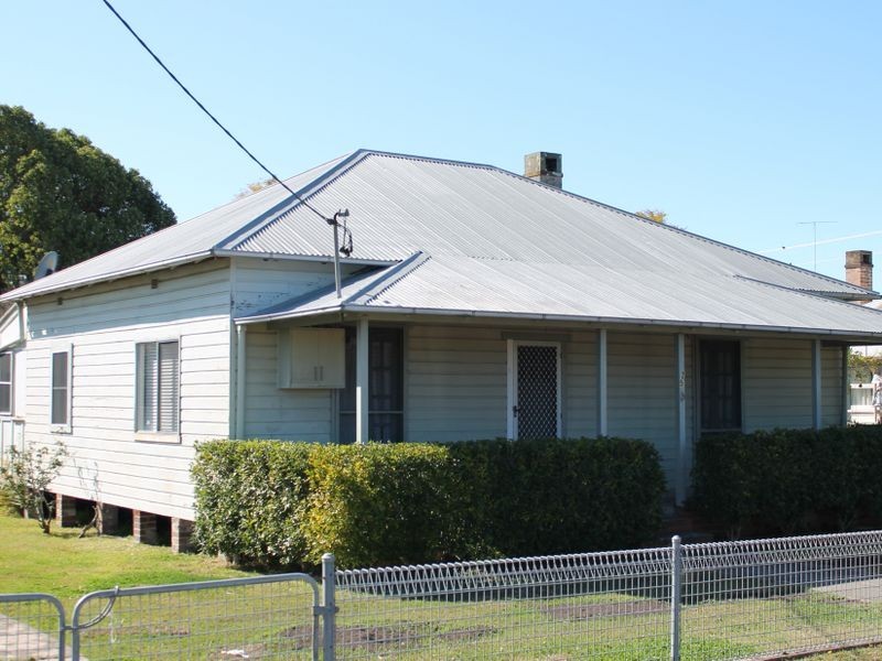 25 Florence Street, Taree NSW 2430